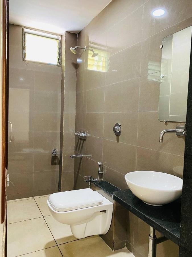 Hotel Tirth Ankleshwar Dış mekan fotoğraf