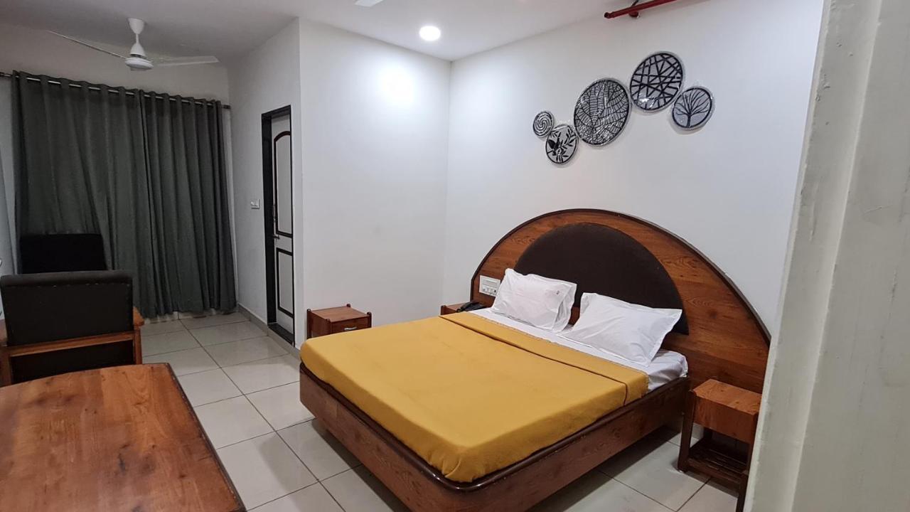 Hotel Tirth Ankleshwar Dış mekan fotoğraf