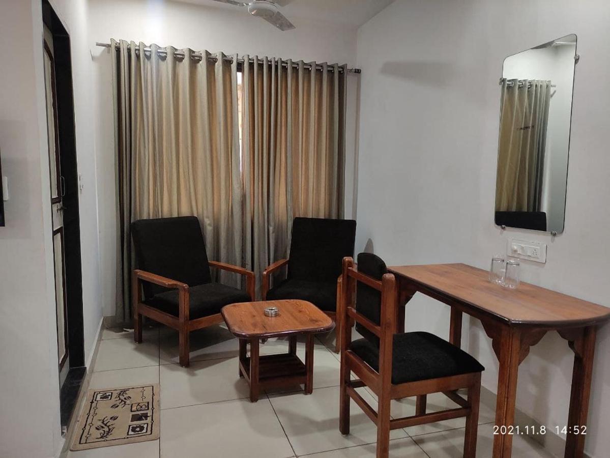 Hotel Tirth Ankleshwar Dış mekan fotoğraf
