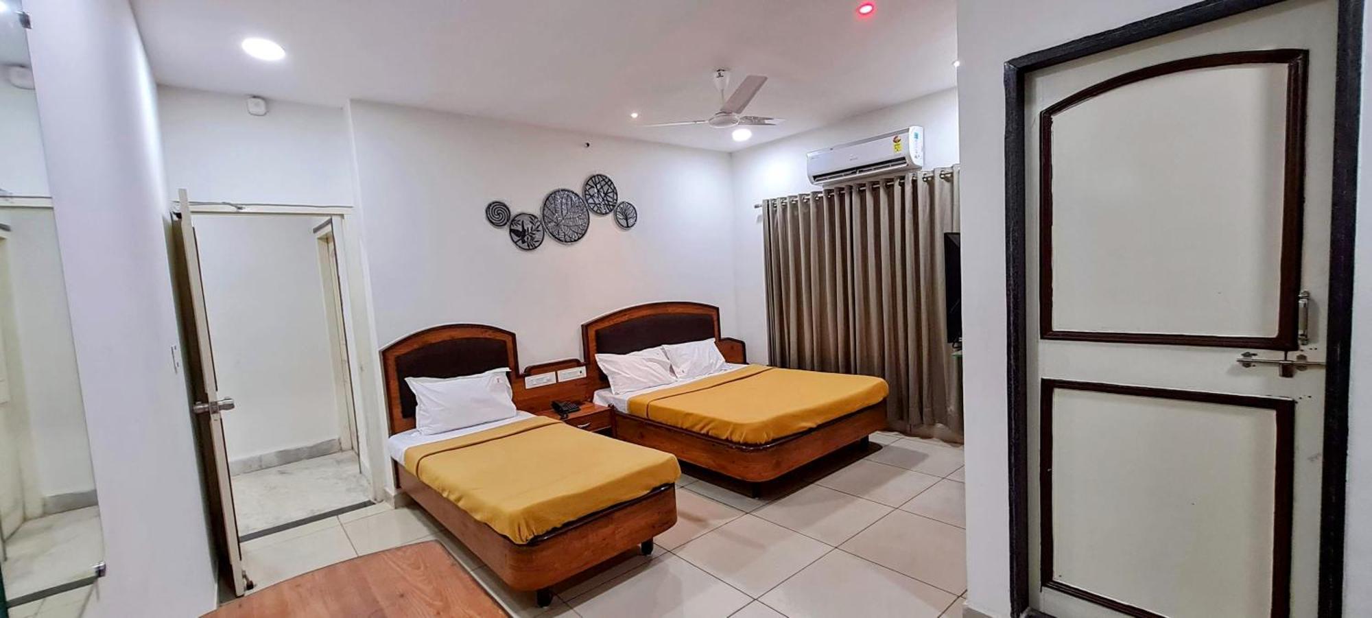 Hotel Tirth Ankleshwar Dış mekan fotoğraf