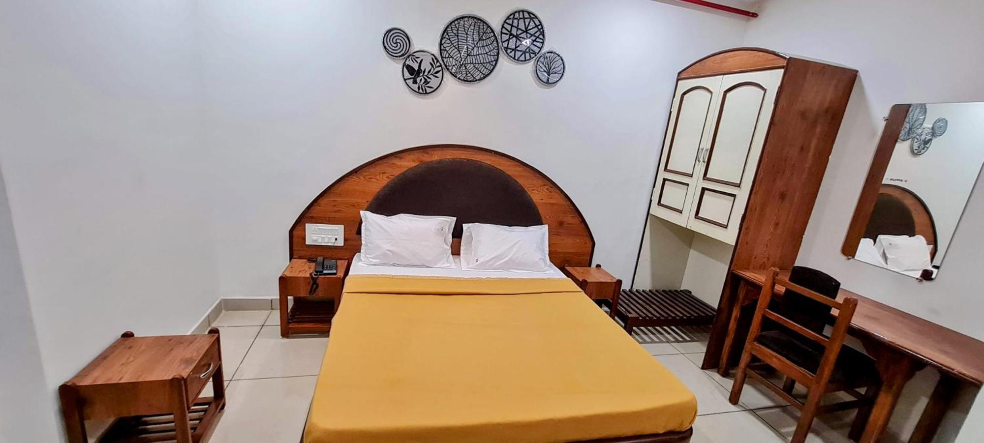 Hotel Tirth Ankleshwar Dış mekan fotoğraf